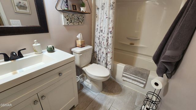 1977 McCleary Road, Sevierville, TN 37876