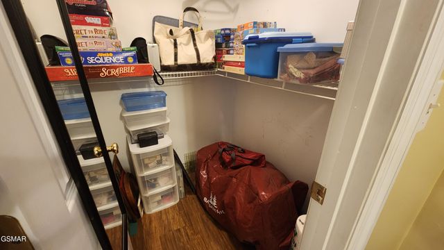 1977 McCleary Road, Sevierville, TN 37876