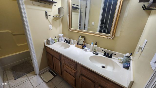 1977 McCleary Road, Sevierville, TN 37876