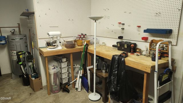 1977 McCleary Road, Sevierville, TN 37876