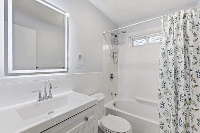 1 Fernview Ave 6, North Andover, MA 01845
