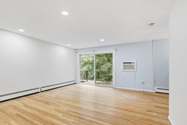 1 Fernview Ave 6, North Andover, MA 01845