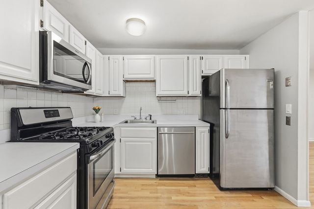 1 Fernview Ave 6, North Andover, MA 01845