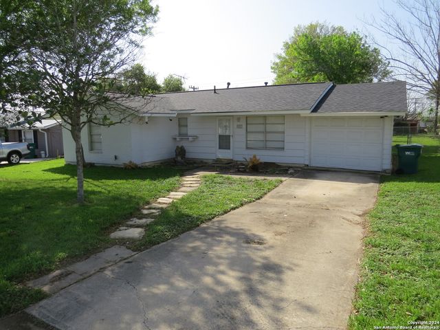 842 HORSESHOE TRL, Universal City, TX 78148