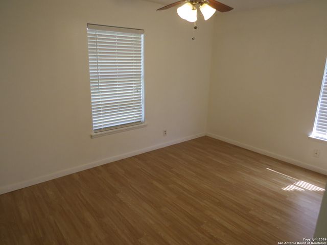 842 HORSESHOE TRL, Universal City, TX 78148