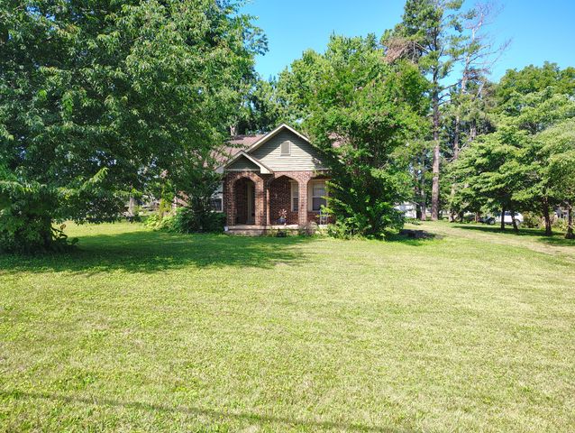 700 Red Boiling Springs Rd, Lafayette, TN 37083