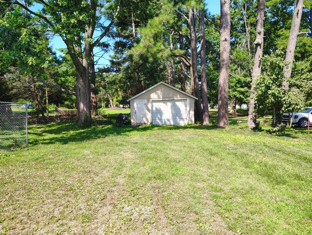 700 Red Boiling Springs Rd, Lafayette, TN 37083