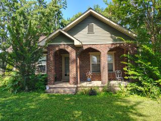 700 Red Boiling Springs Rd, Lafayette, TN 37083
