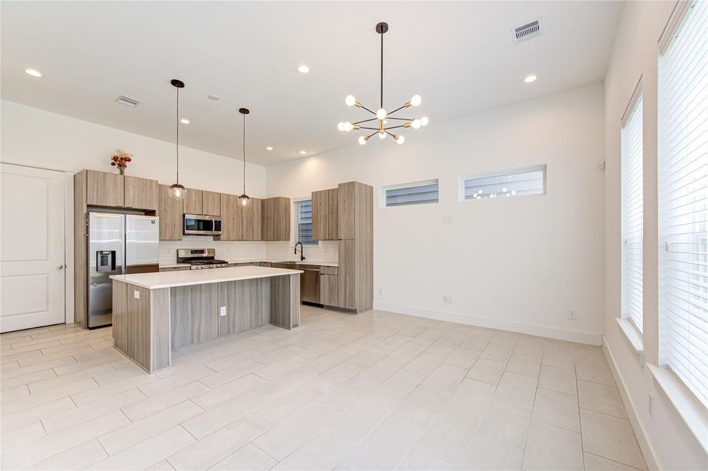 564 Janisch Road, Houston, TX 77018
