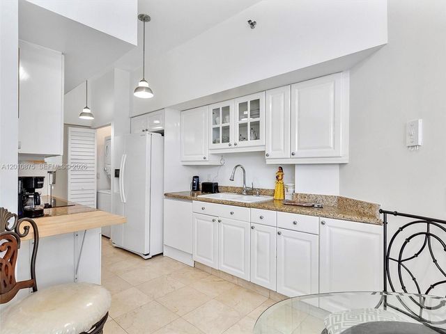 8925 Collins Ave 12D, Surfside, FL 33154
