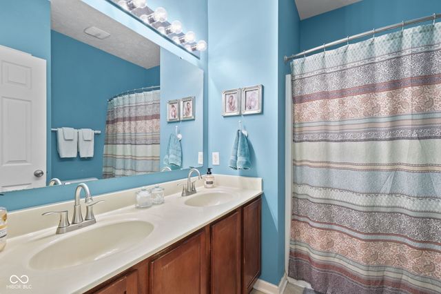 1381 Brookway Drive, Avon, IN 46123