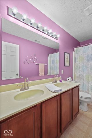 1381 Brookway Drive, Avon, IN 46123