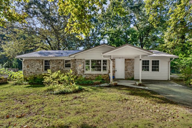 15 Oak Dr, Fayetteville, TN 37334
