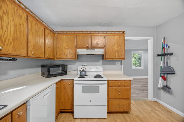15 Oak Dr, Fayetteville, TN 37334