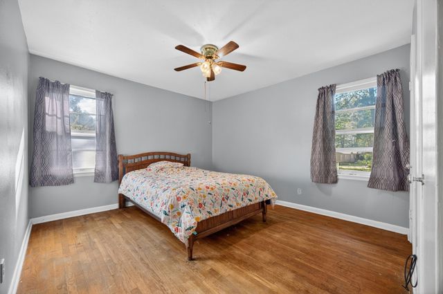 15 Oak Dr, Fayetteville, TN 37334