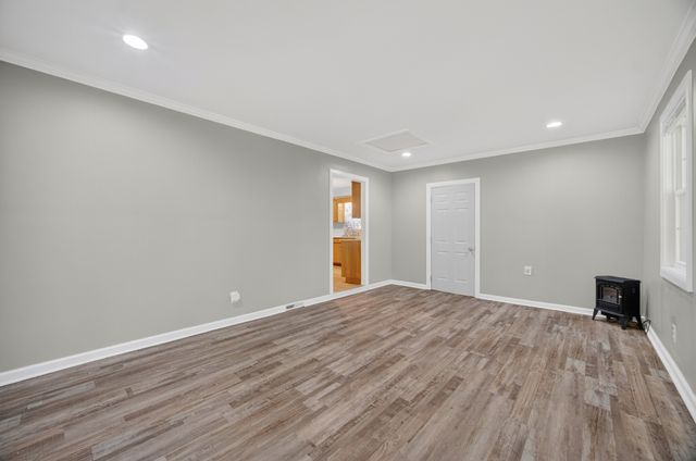 15 Oak Dr, Fayetteville, TN 37334