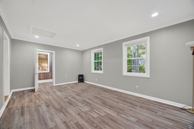 15 Oak Dr, Fayetteville, TN 37334