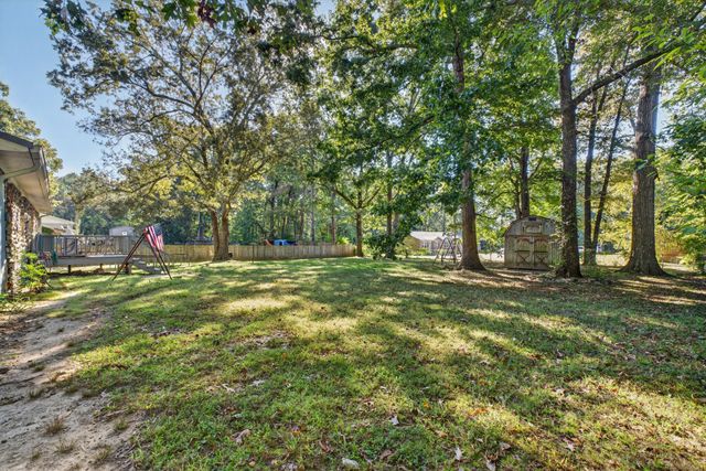 15 Oak Dr, Fayetteville, TN 37334