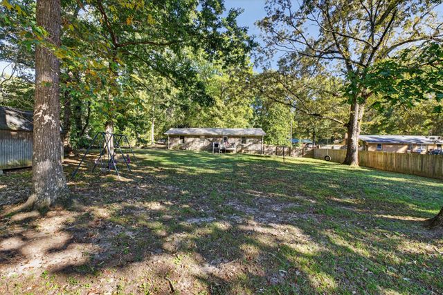 15 Oak Dr, Fayetteville, TN 37334