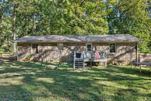 15 Oak Dr, Fayetteville, TN 37334