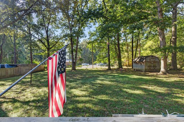 15 Oak Dr, Fayetteville, TN 37334