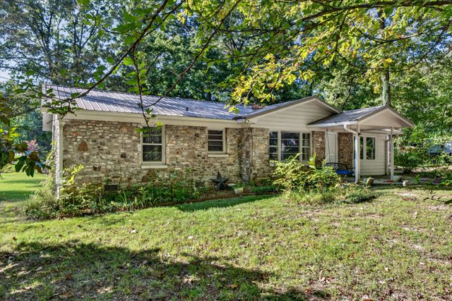 15 Oak Dr, Fayetteville, TN 37334