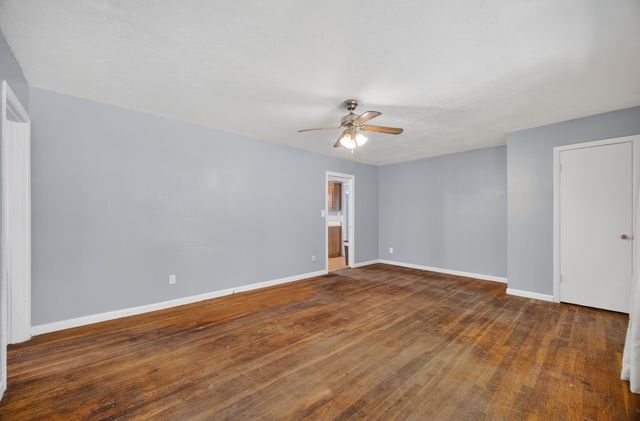 15 Oak Dr, Fayetteville, TN 37334
