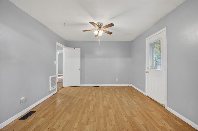 15 Oak Dr, Fayetteville, TN 37334