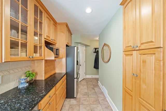 1215 Arno Road, Kansas City, MO 64113