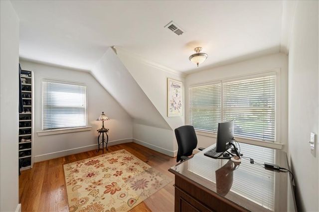1215 Arno Road, Kansas City, MO 64113