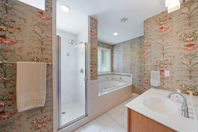1215 Arno Road, Kansas City, MO 64113