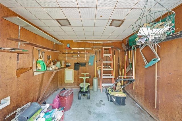 1215 Arno Road, Kansas City, MO 64113