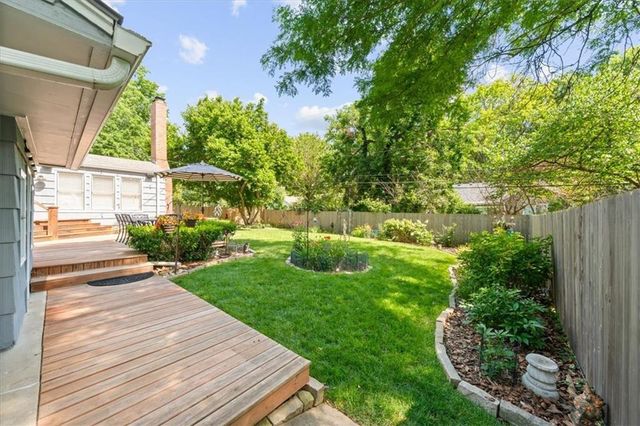 1215 Arno Road, Kansas City, MO 64113