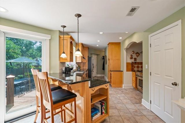 1215 Arno Road, Kansas City, MO 64113