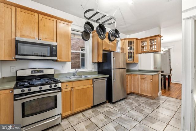1032 KENYON ST NW, Washington, DC 20010