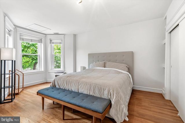 1032 KENYON ST NW, Washington, DC 20010