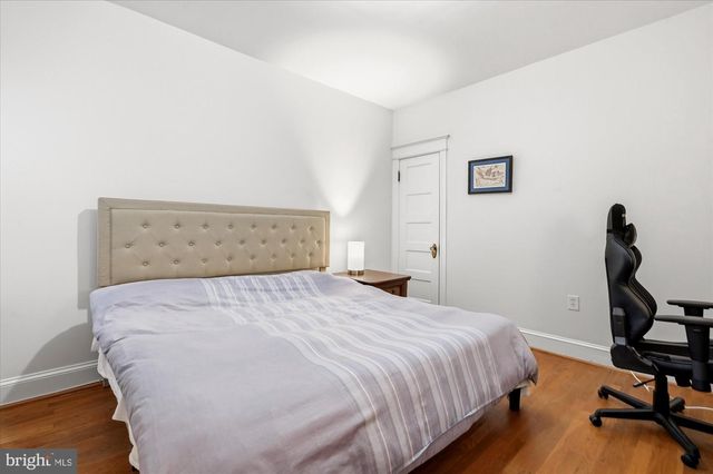 1032 KENYON ST NW, Washington, DC 20010