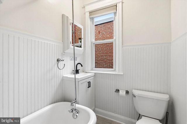 1032 KENYON ST NW, Washington, DC 20010