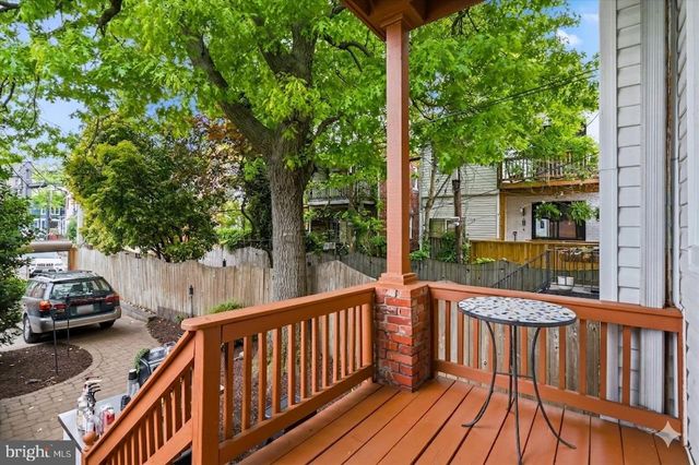 1032 KENYON ST NW, Washington, DC 20010