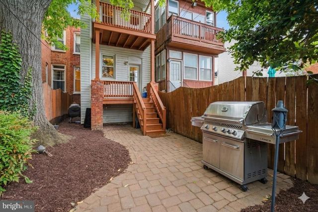 1032 KENYON ST NW, Washington, DC 20010