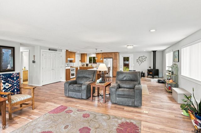 16108 Leona Lane, La Pine, OR 97739