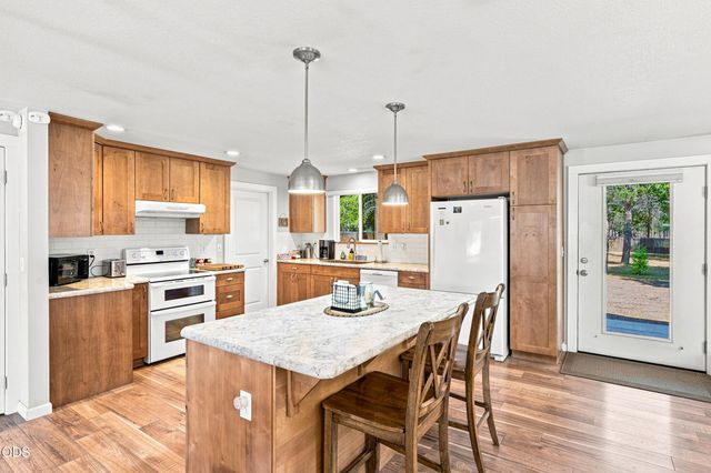 16108 Leona Lane, La Pine, OR 97739