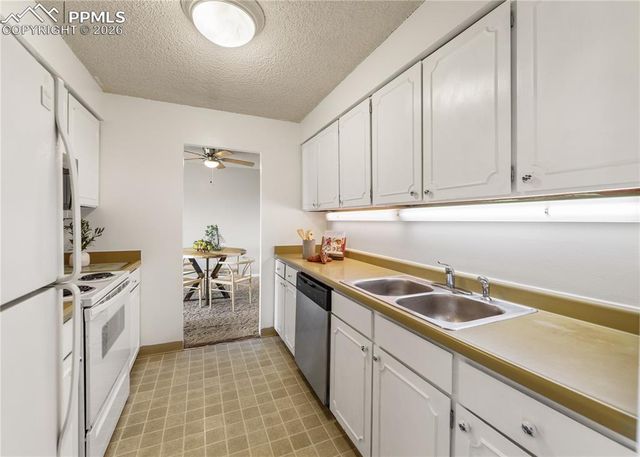 411 Lakewood Circle C904, Colorado Springs, CO 80910