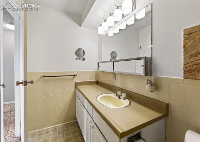 411 Lakewood Circle C904, Colorado Springs, CO 80910