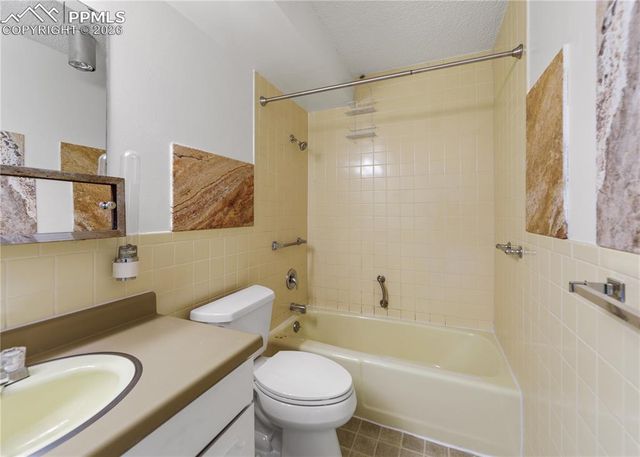 411 Lakewood Circle C904, Colorado Springs, CO 80910