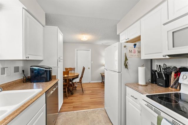 2710 W COUNTY ROAD 44, Eustis, FL 32726
