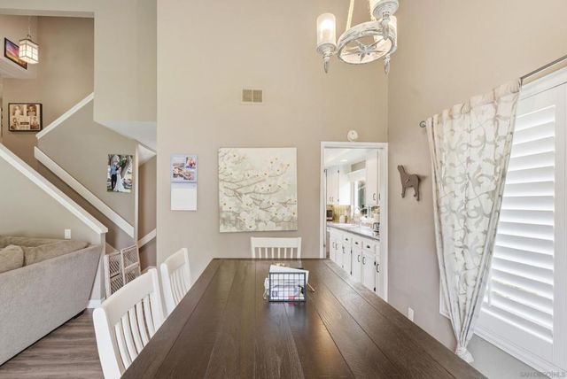 956 Mariposa Place, Escondido, CA 92026