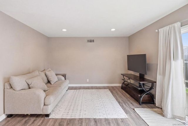 956 Mariposa Place, Escondido, CA 92026