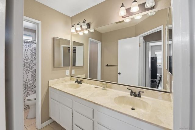 956 Mariposa Place, Escondido, CA 92026