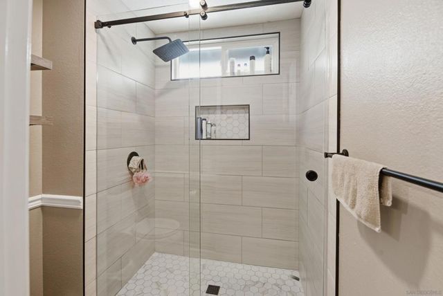 956 Mariposa Place, Escondido, CA 92026